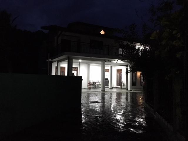 Slightly Chilled Forest Villa Sirimalwatta Exterior foto